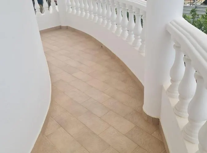 Paradise - Spacious Family Villa