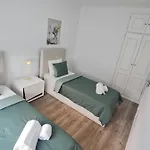 Paradise - Spacious Family Villa *