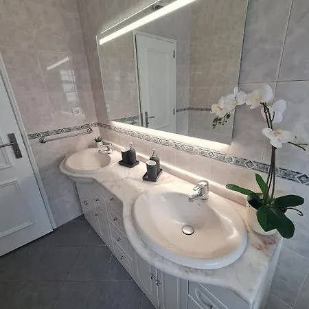 Villa S.soares V4 *